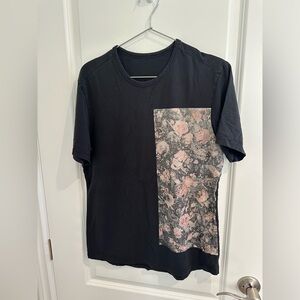 Lululemon T Shirt